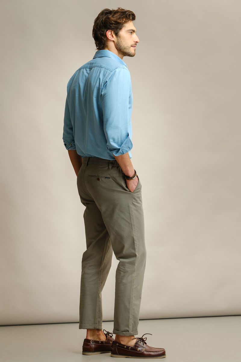 CAMISA SLIM FIT EM GANGA LEVE