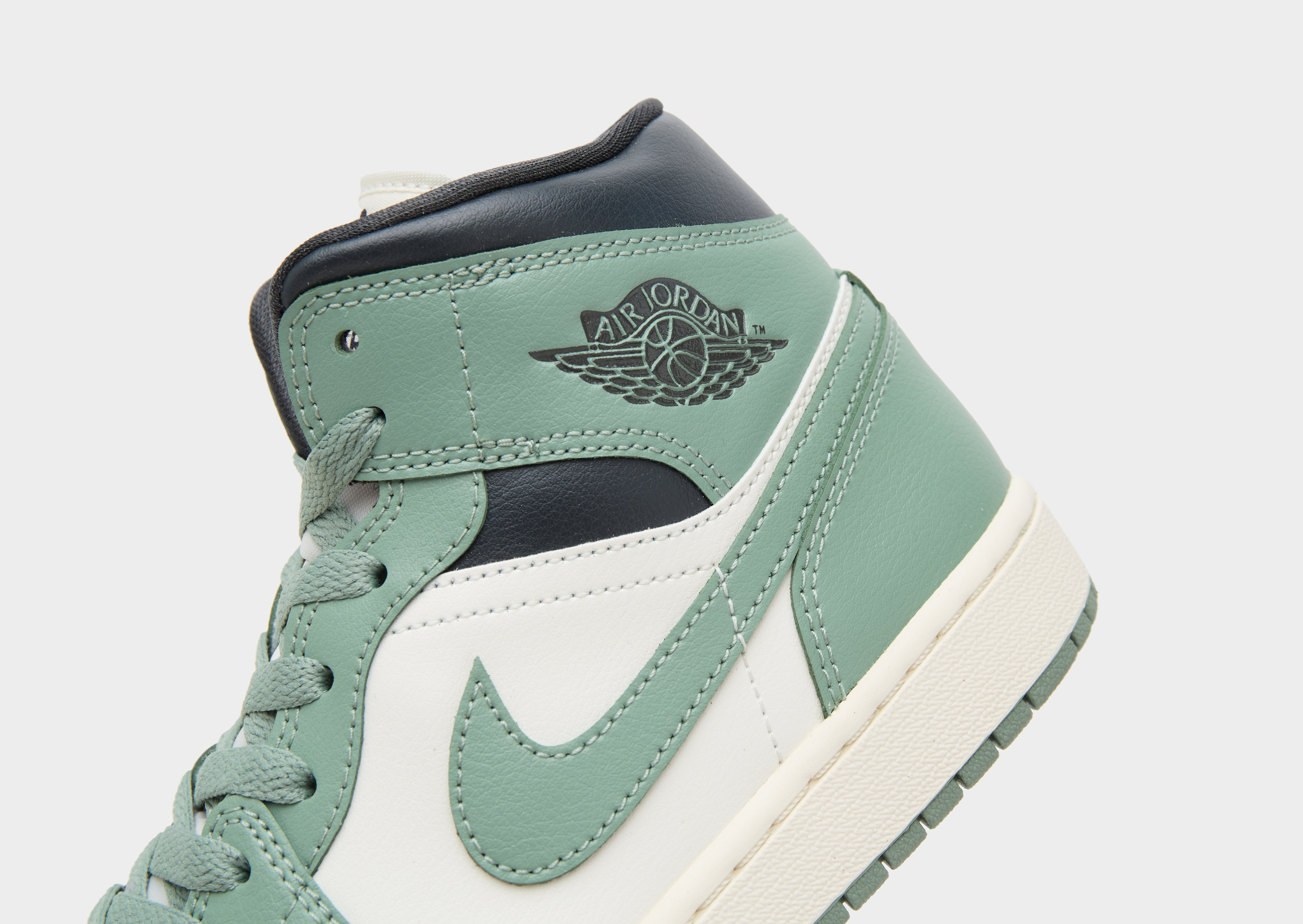 Jordan Air 1 Mid Femme