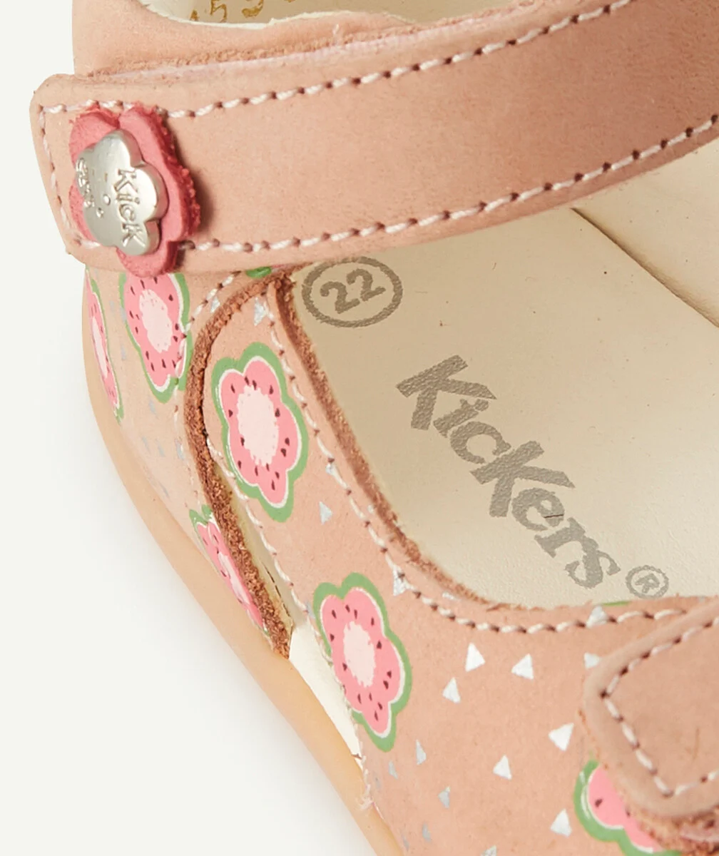 KICKERSLES SANDALES ROSES ET IMPRIMÉES EN CUIR