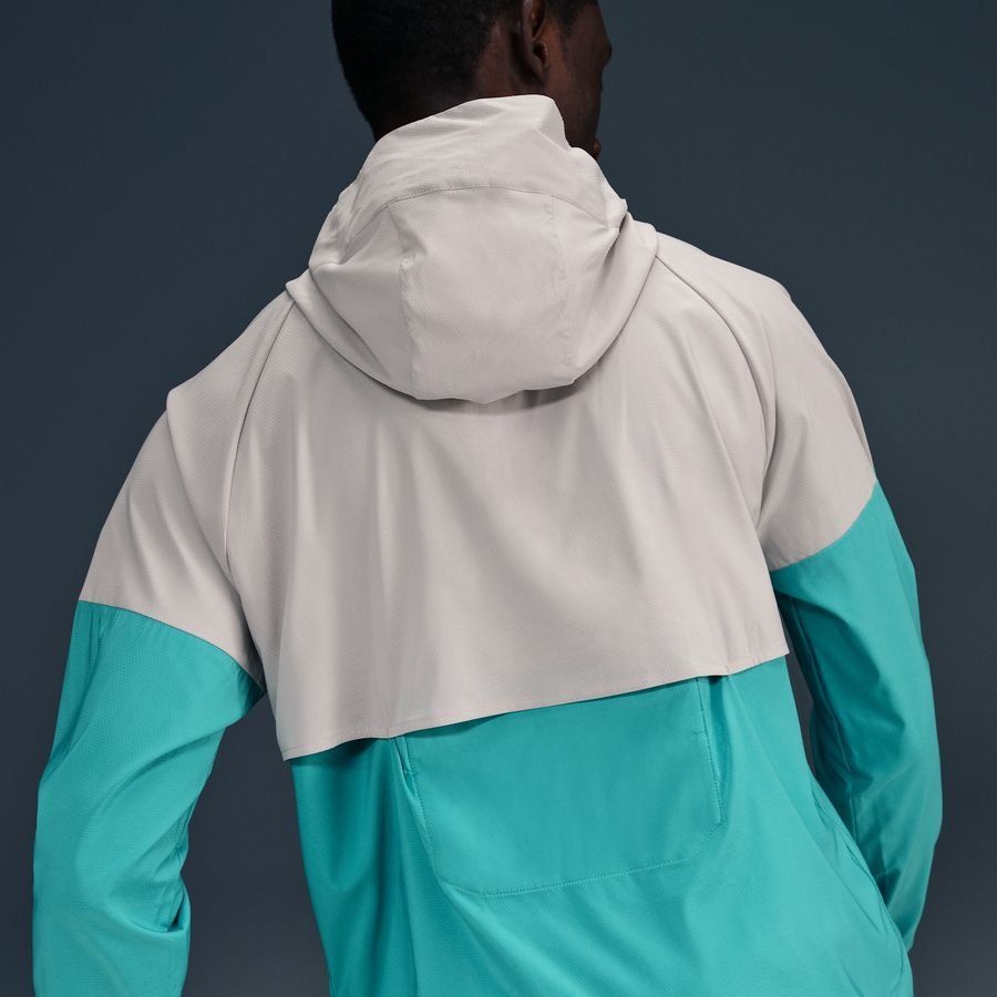 Nike Impossibly Light Windrunner
