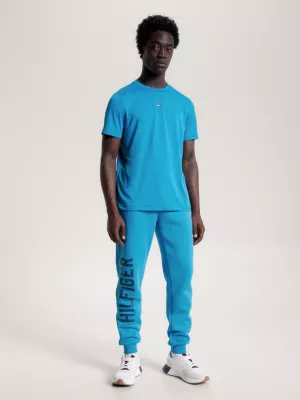 Camiseta esportiva essencial reciclada de corte slim.