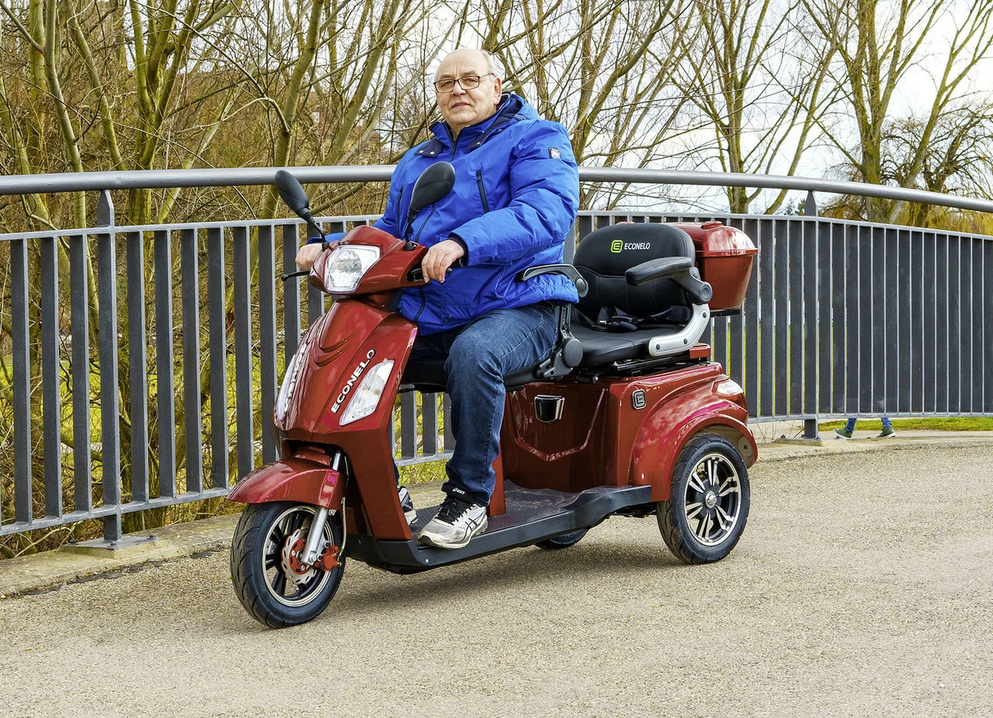 Elektro-Dreiradroller von Econelo für 2 Personen