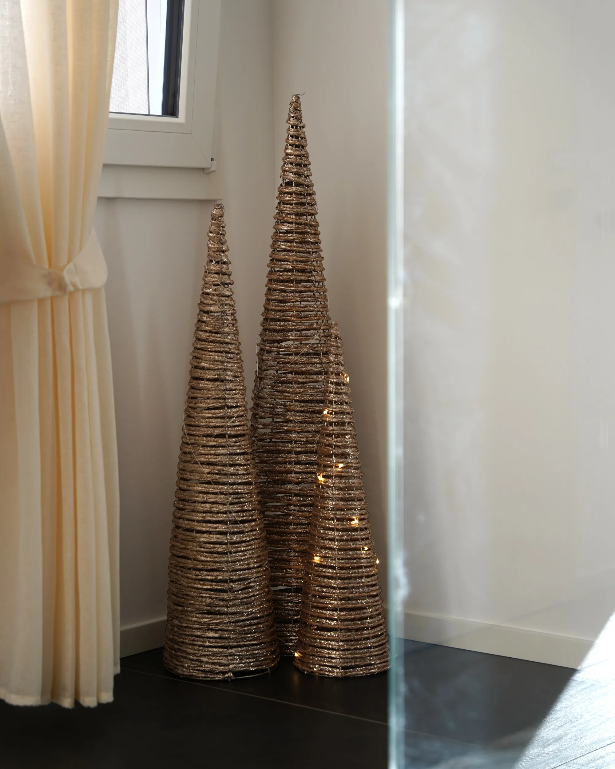 Set van 3 kerstdecoraties LED TUELSO Kerstboom 60/80/100 cm Goud
