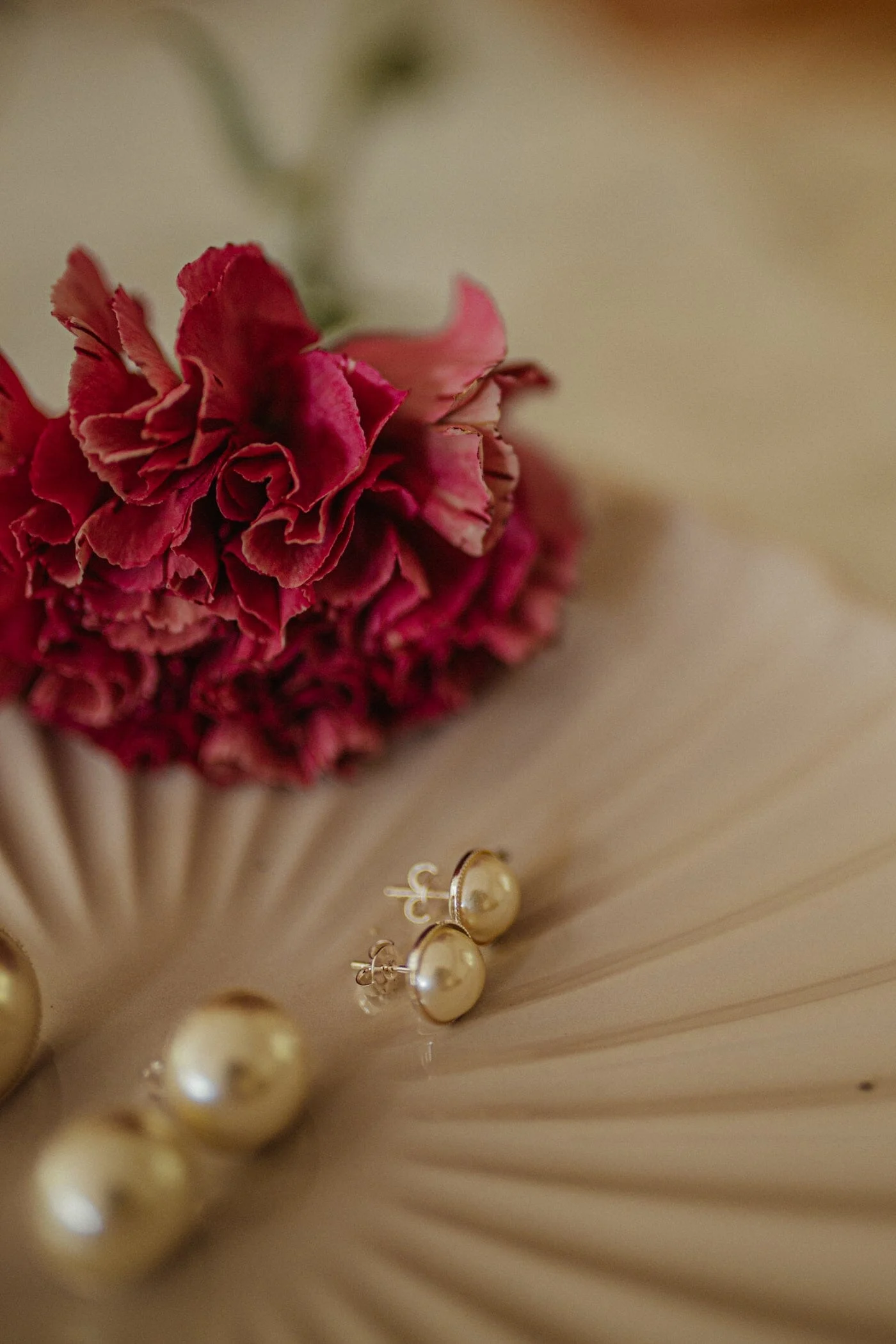 NÉLYA - Mini boucles d'oreilles puces perles doré à l'or fin | Argent