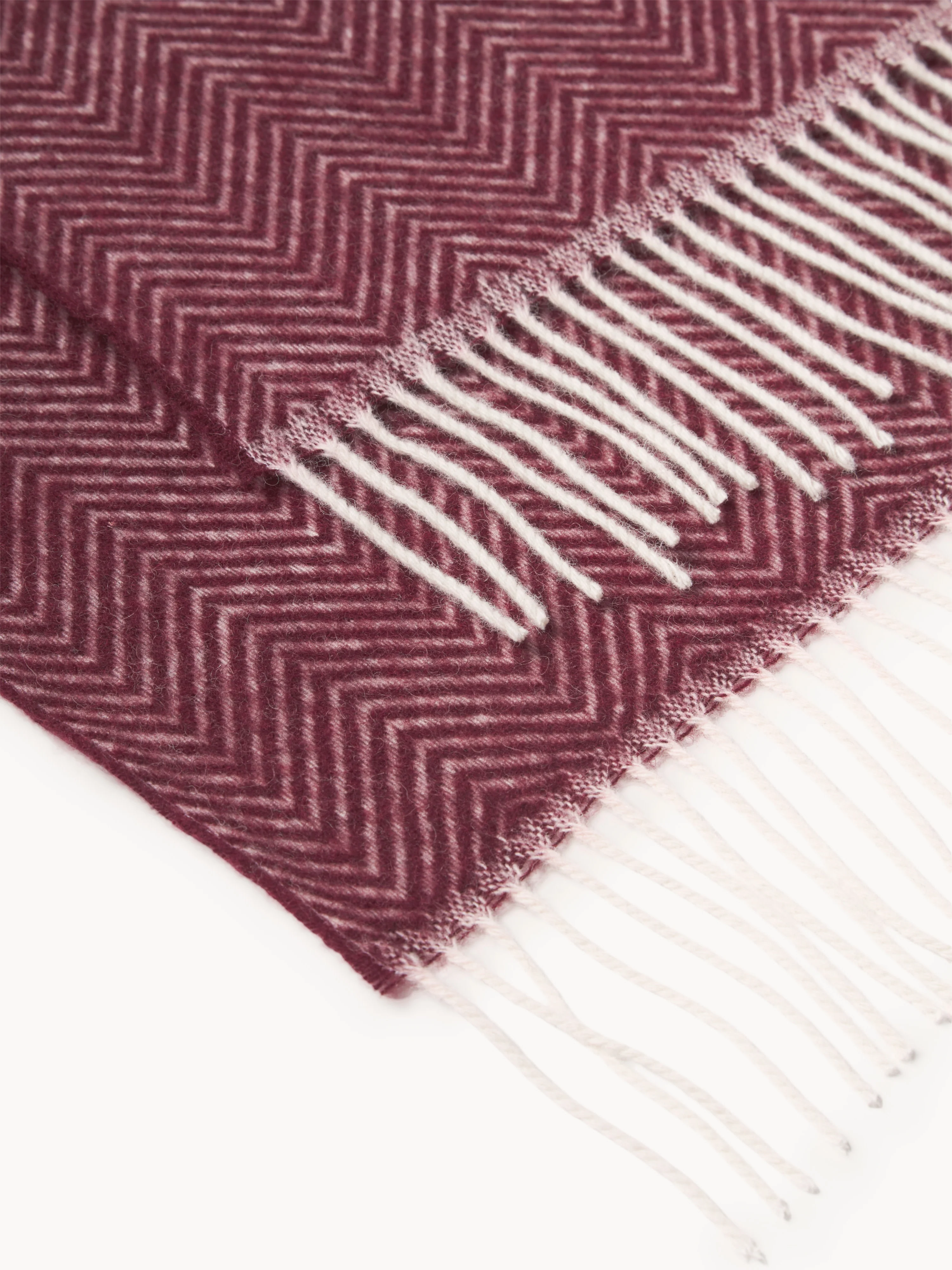 Wollen plaid Tyrol met visgraatpatroon en franjes