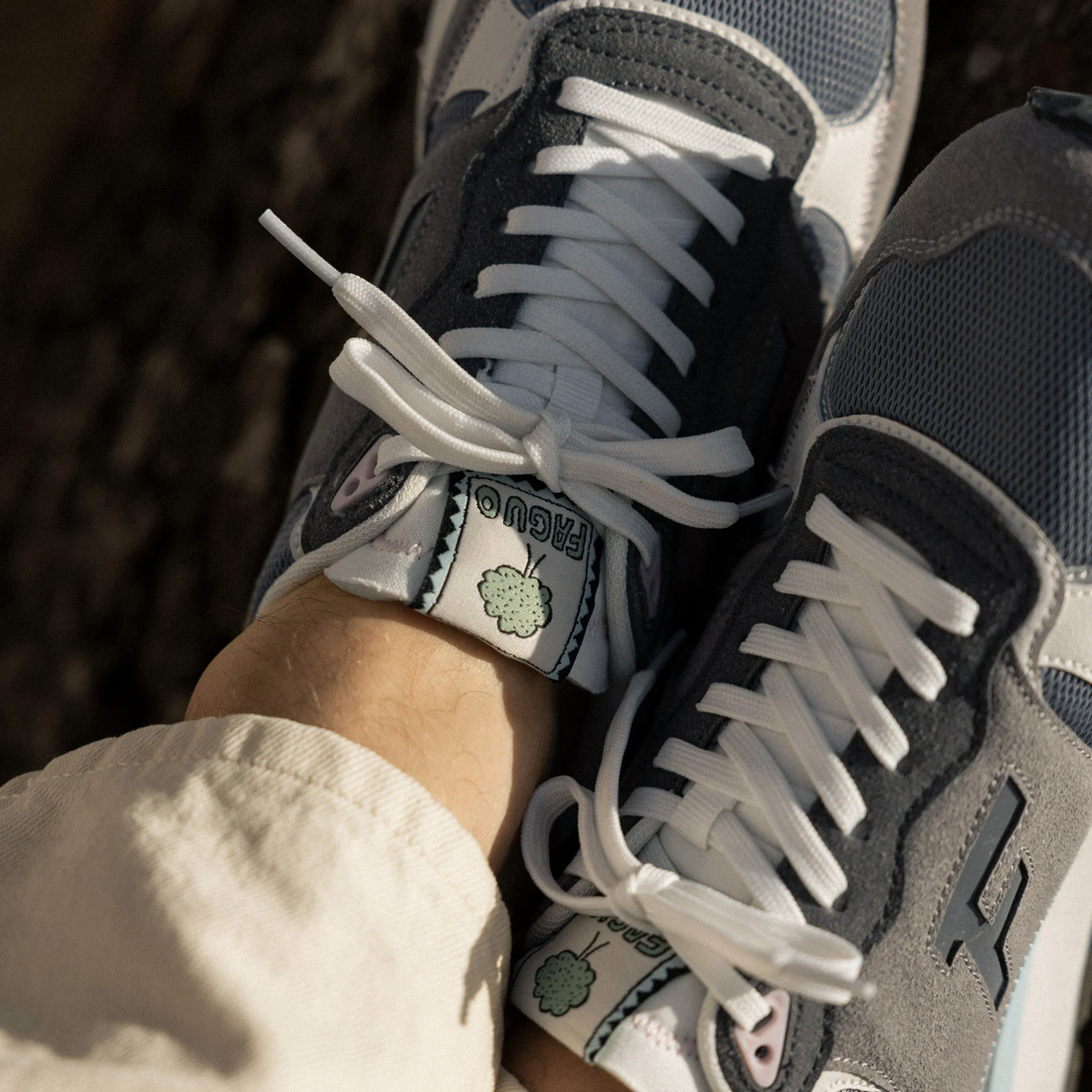 Runnings grises vegan végan en polyester recyclé recyclé - modèle forest 1