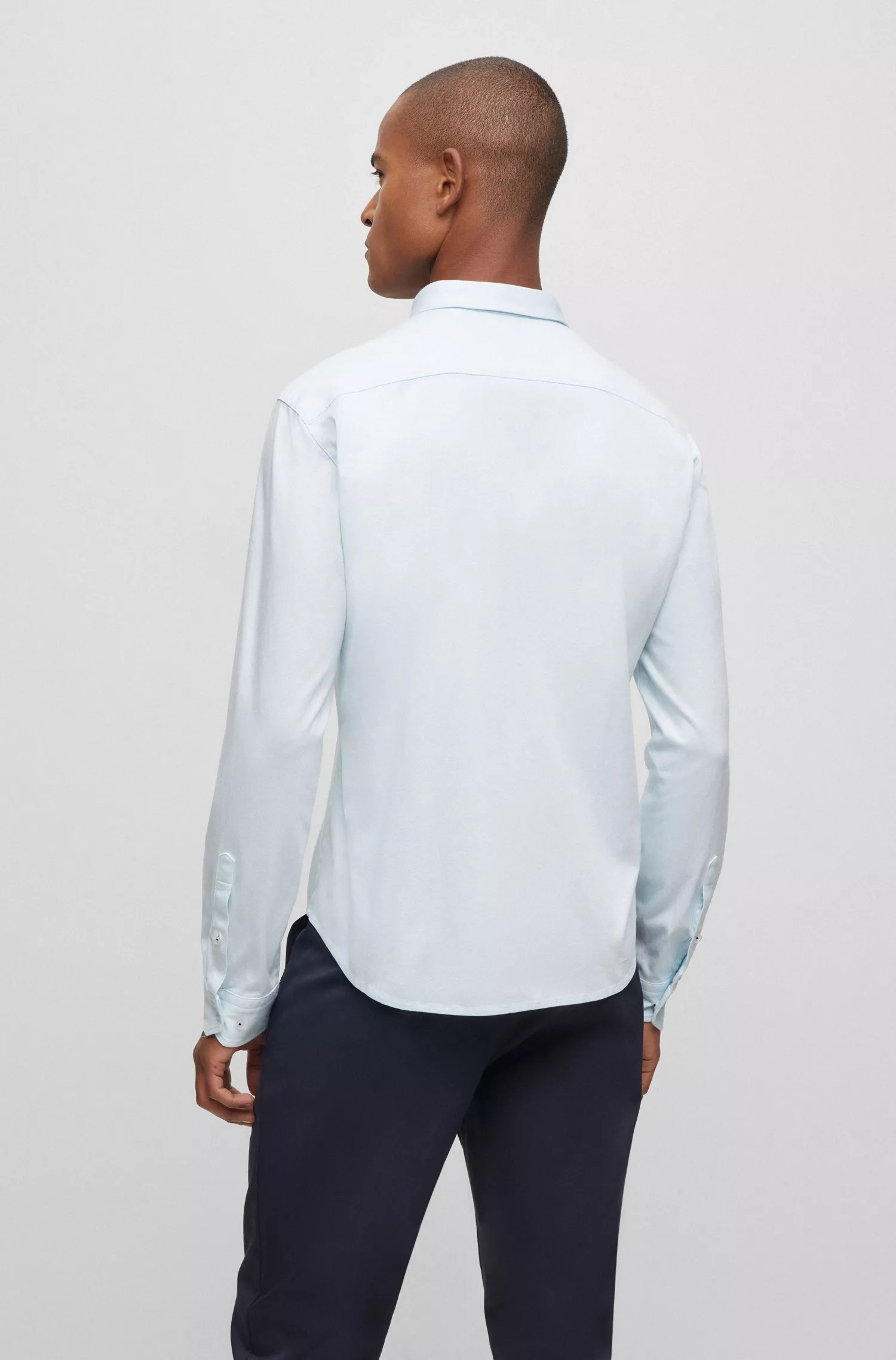 Camisa BOSS verde de botões, corte regular, em malha piqué de algodão.