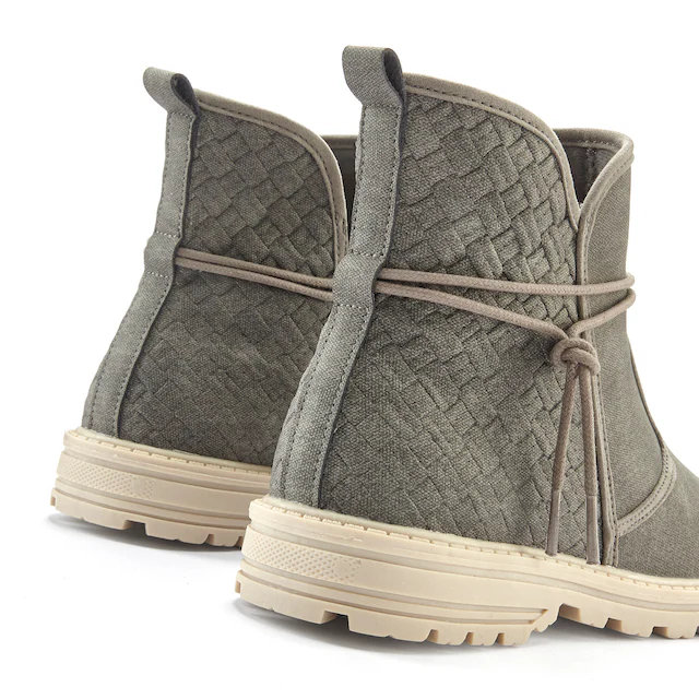 Vivance Stiefelette »Boots, Stiefel«  mit raffinierten Bindebändern VEGAN