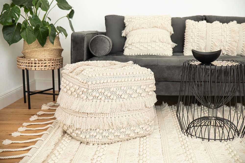Kayoom Pouf »Bohist 325 50cm x 50cm,   Strukturen mit Fransen und Quasten« 1 Stk. tlg. handgefertigt, Unikat, sehr gut kombinierbar, vielfältig im Einsatz