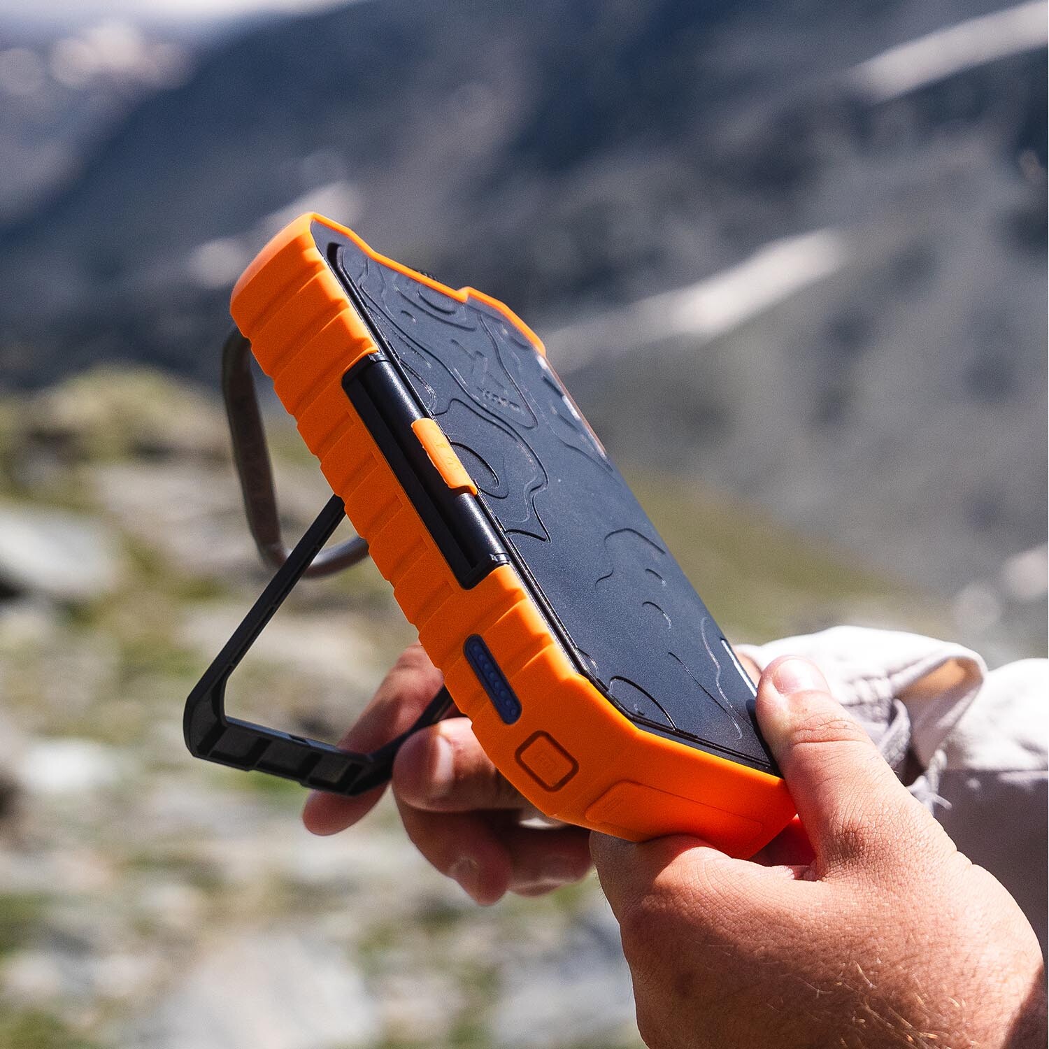Xtorm Rugged Solar Powerbank 10000