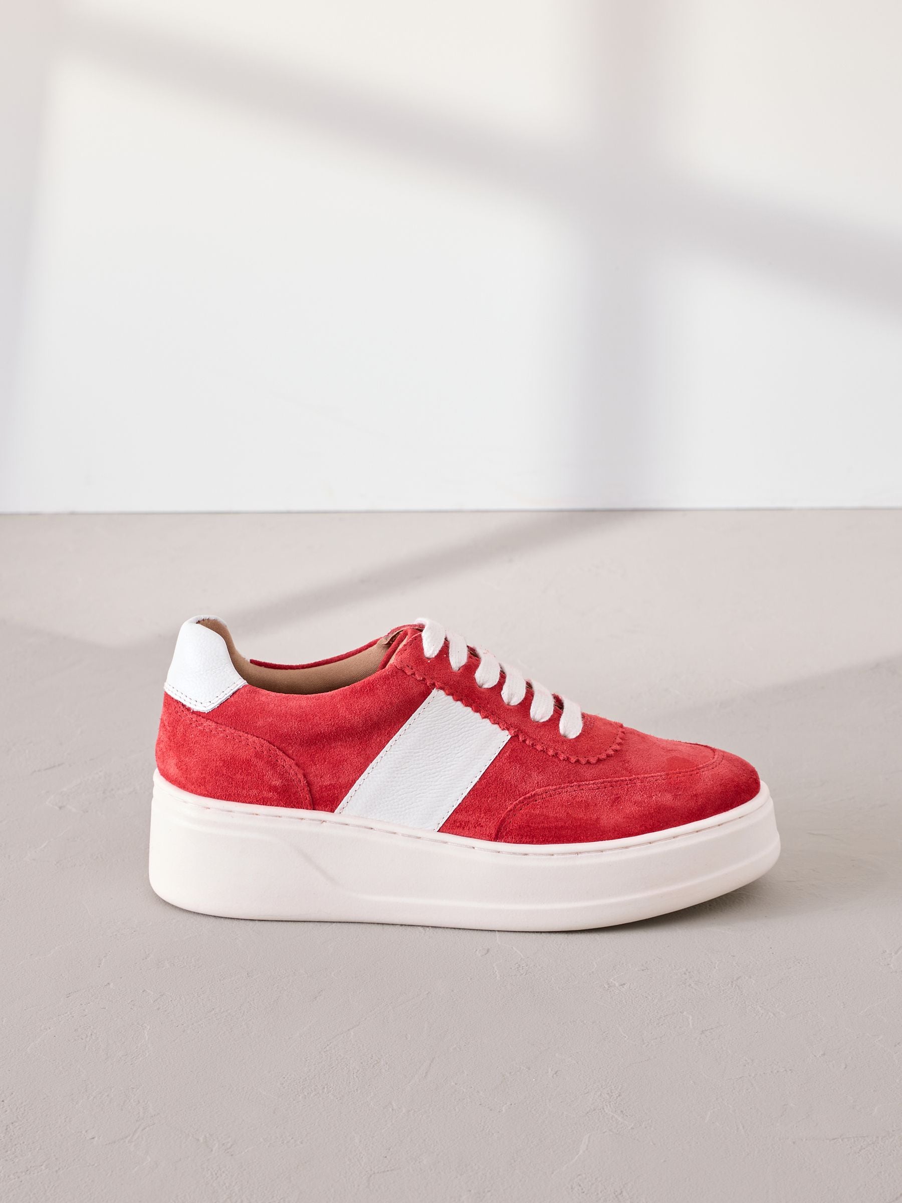 Rood - Signature premium leren sneakers met veters en grove sleehak