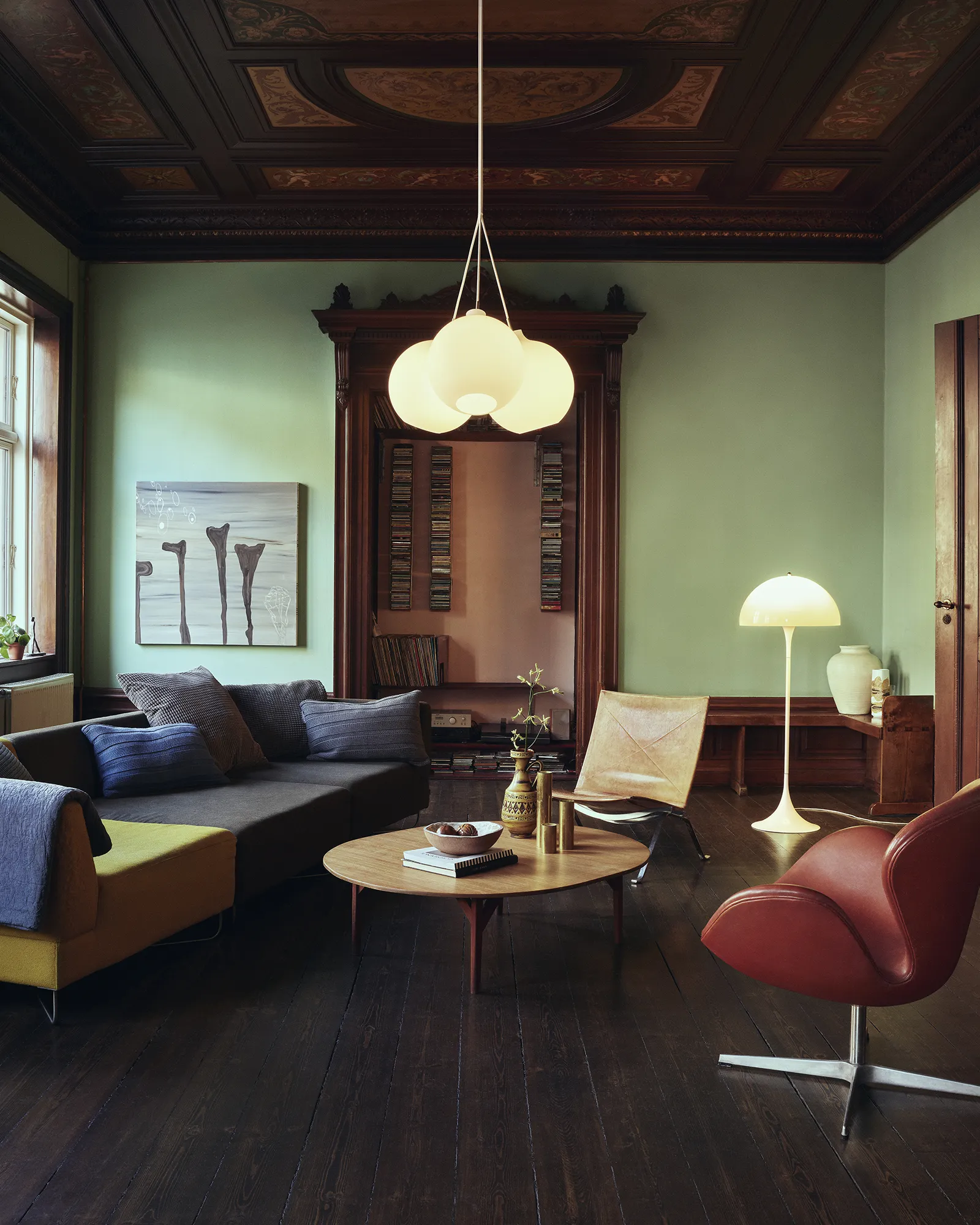Louis Poulsen Panthella Floor Lamp - Universal Plug