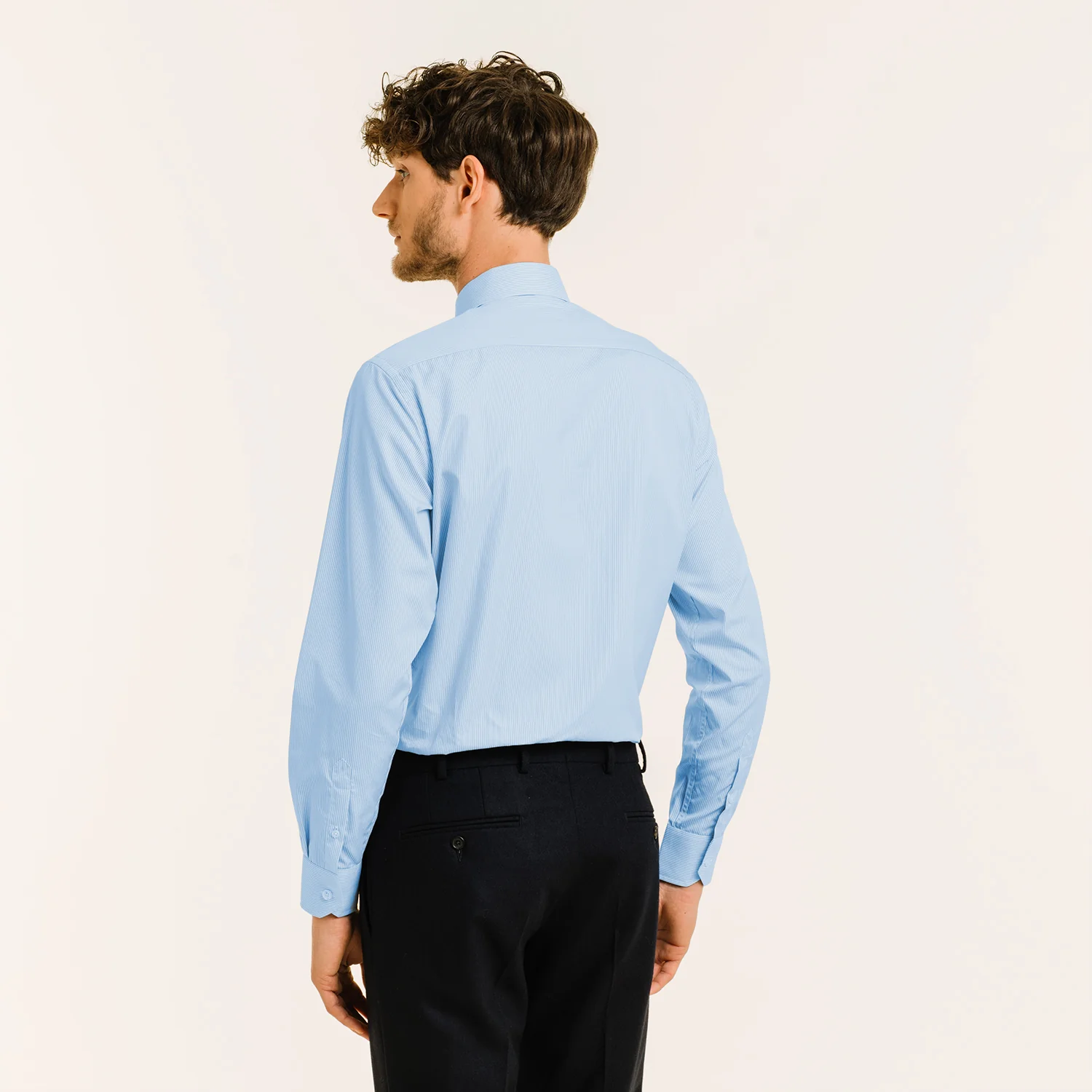 Double-twisted poplin shirt with small sky blue stripes