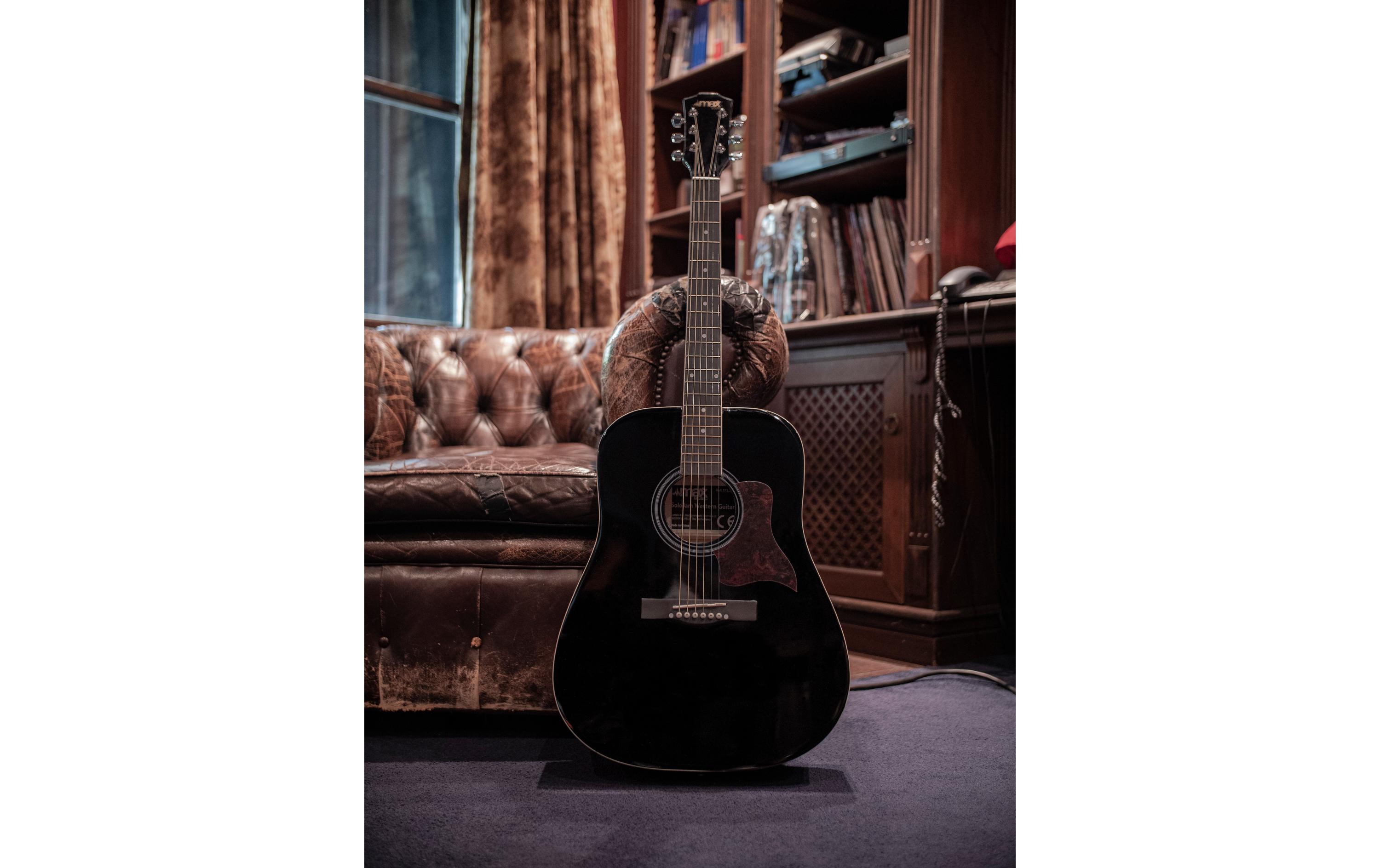 Westerngitarre SoloJam Set SchwarzWesterngitarre mit Zubehör