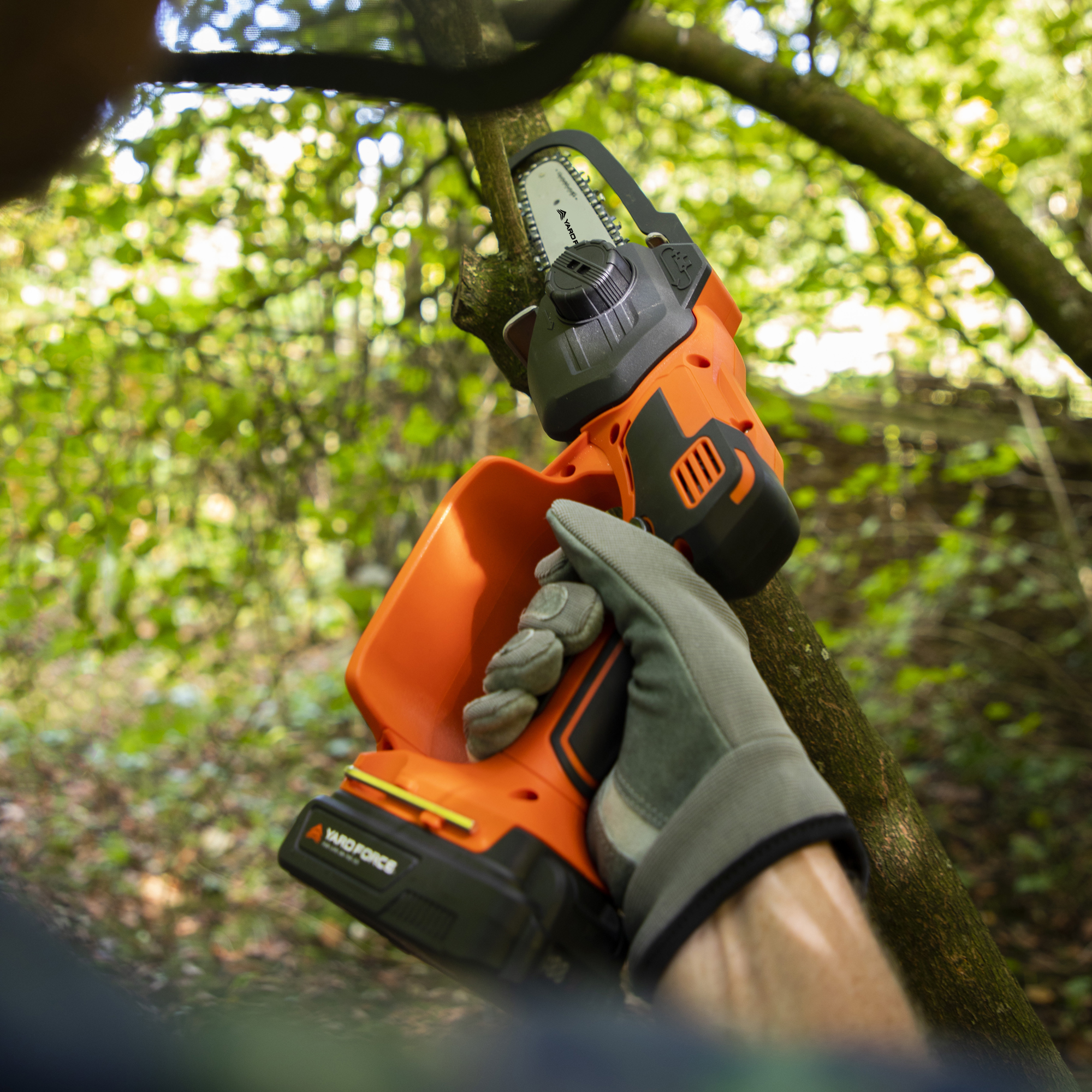 Mini-tronçonneuse à main sans-fil 20v avec guide chaine 13cm - ls c13