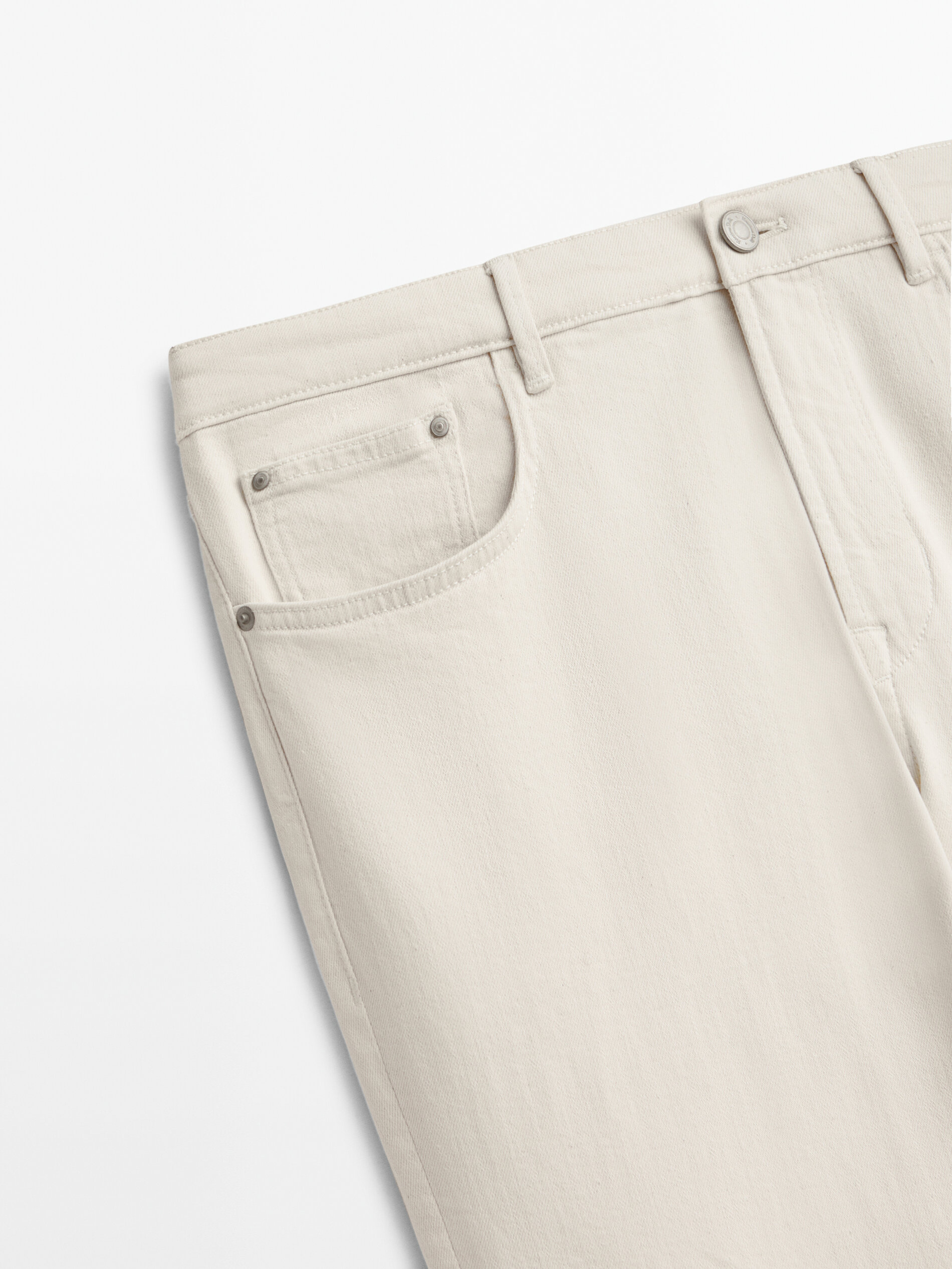 Calça jeans com modelagem afunilada - RAW