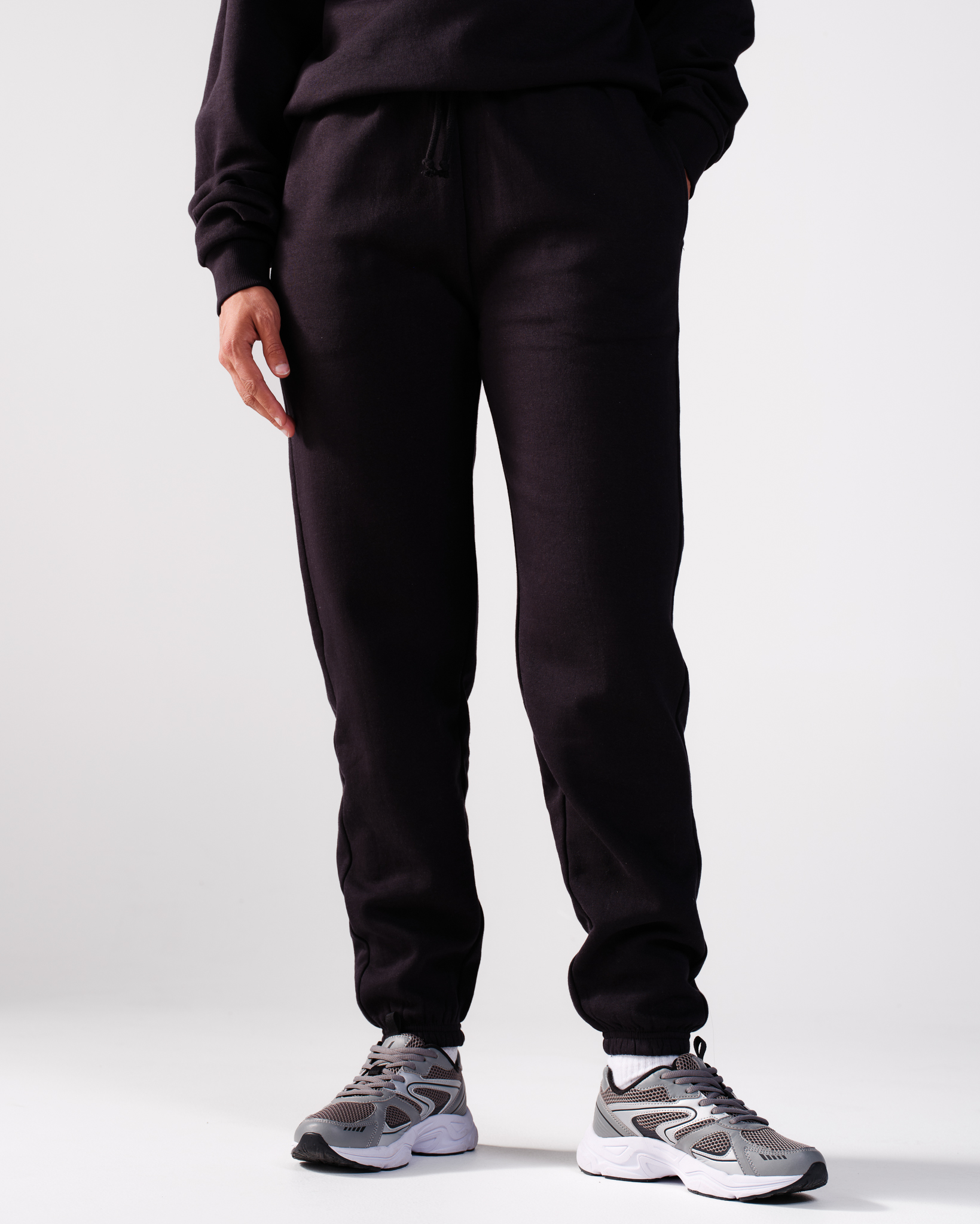 Weightless Alice Classic Fit Sweatpants Black