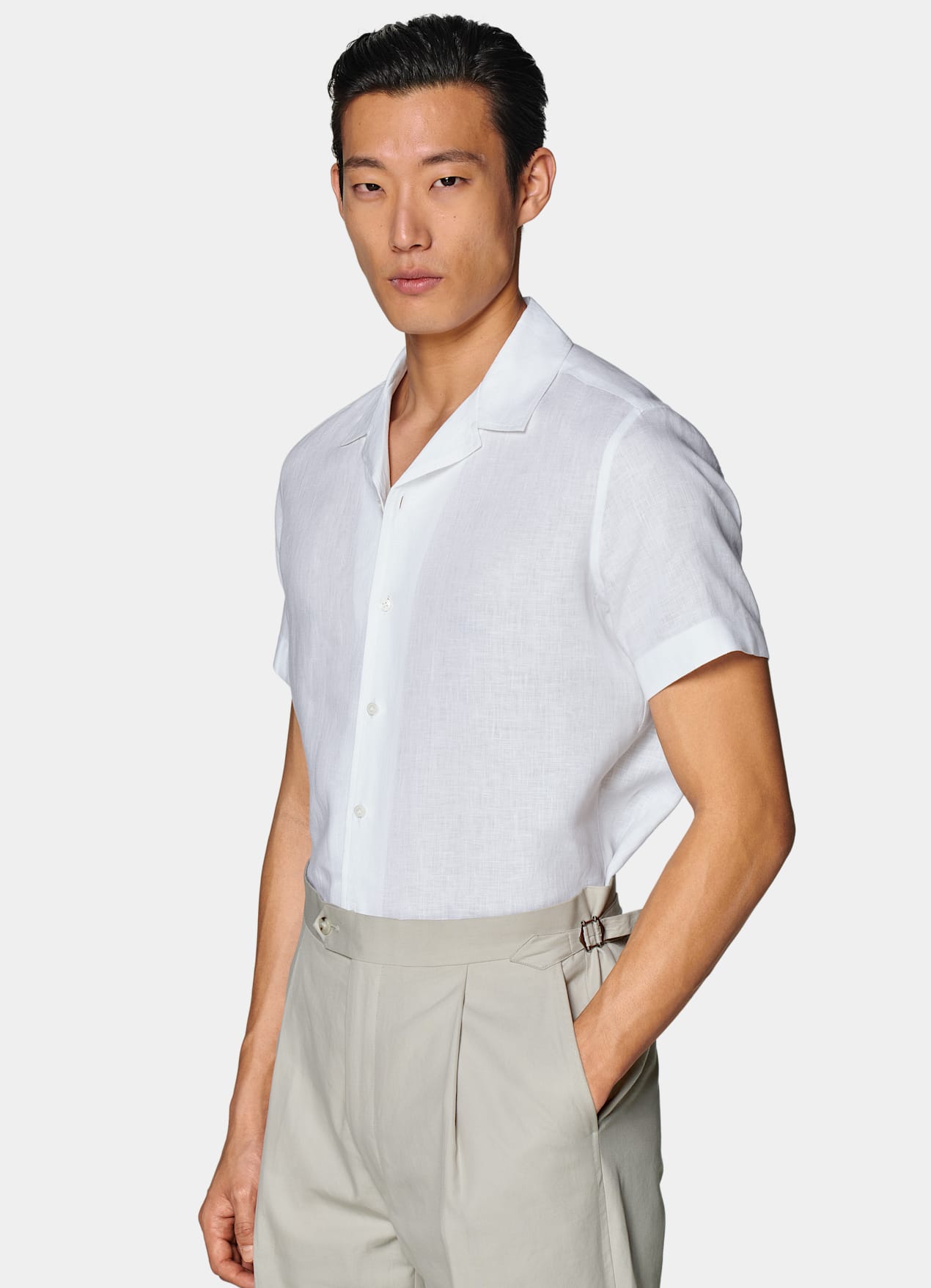 Chemise coupe ajustée à col cubain blanche