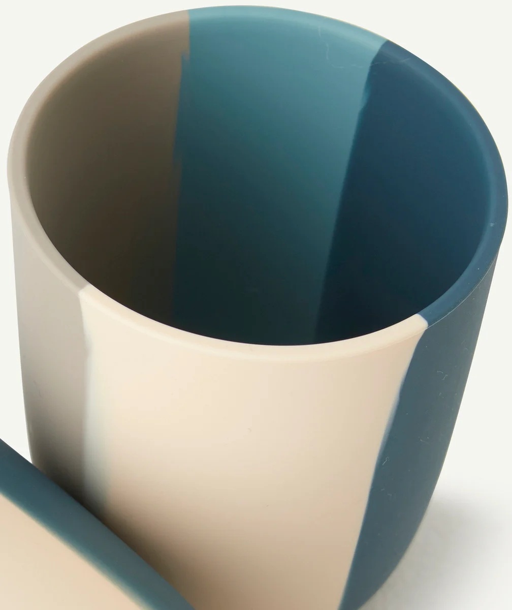 GRECH & CO.LOT DE 2 VERRES BLEUS ENFANT EN SILICONE