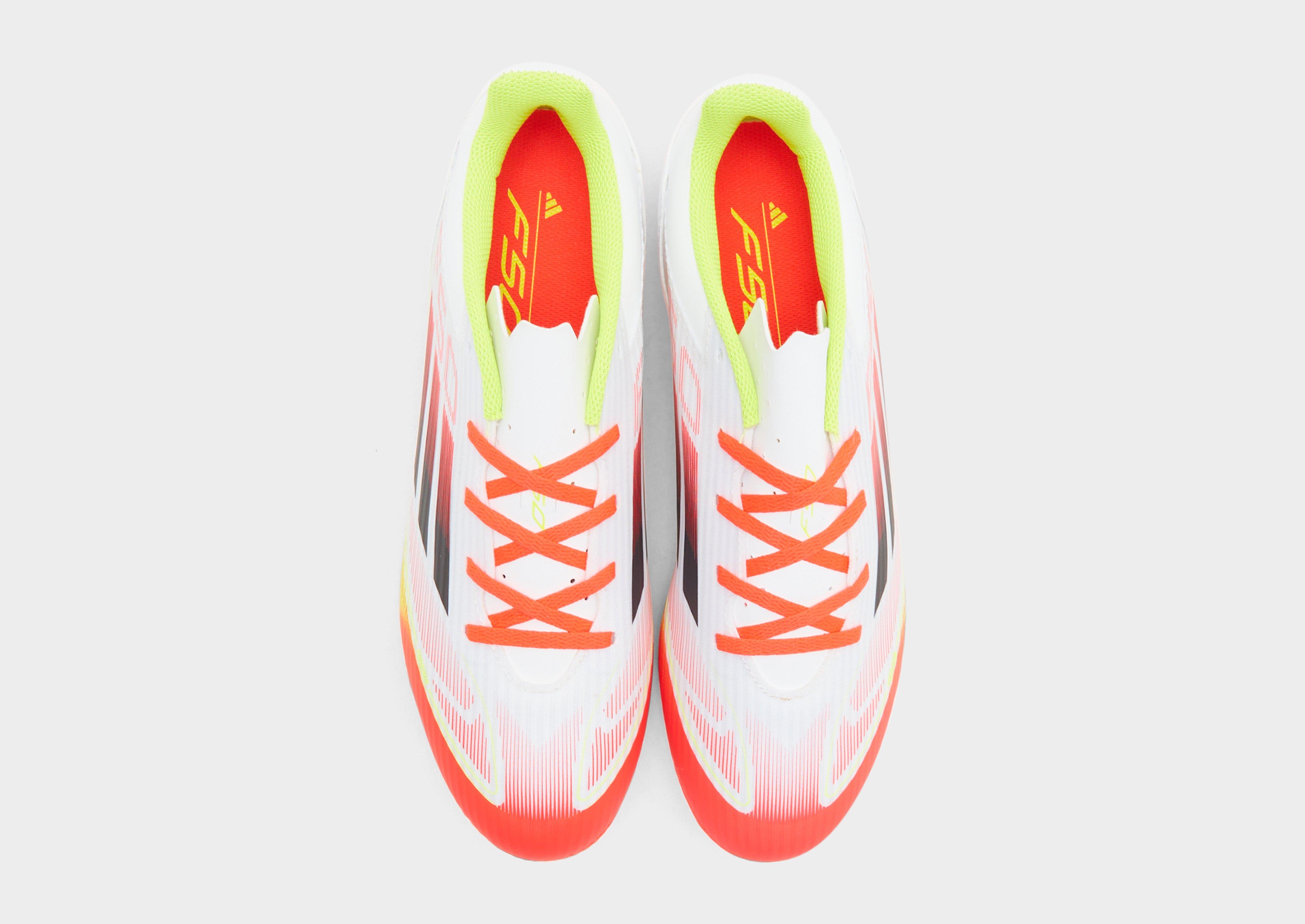 adidas Chaussure F50 Club Terrain souple / Multi-surfaces