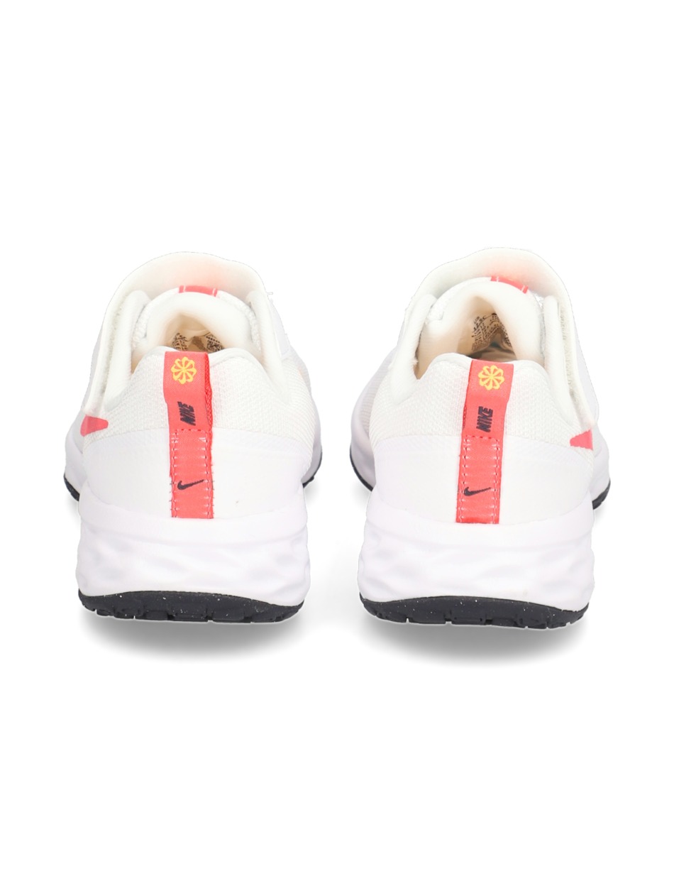 Nike Revolution 6