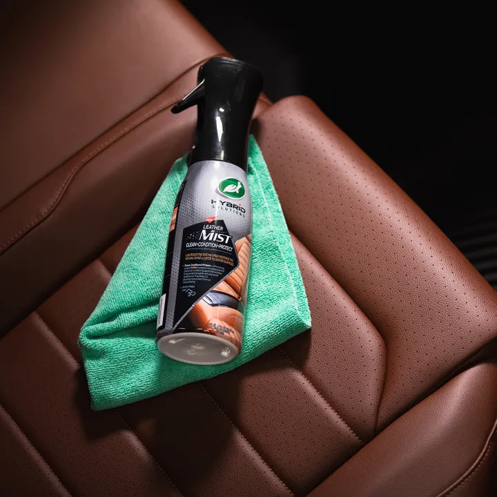 Turtle Wax Hybrid Solutions Mist Leather Cleaner & Conditoner