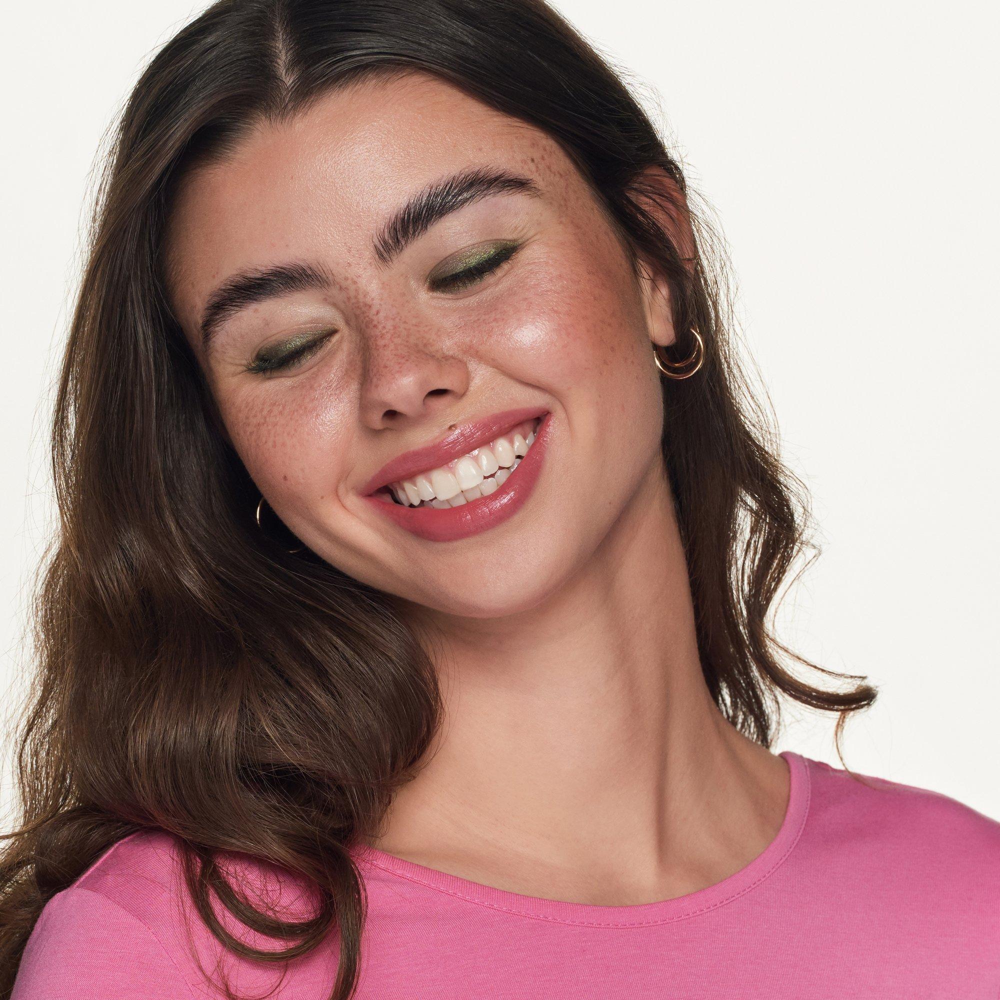 blend & line eyeshadow stick