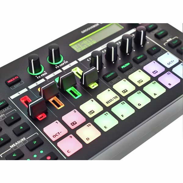 Roland MC-101