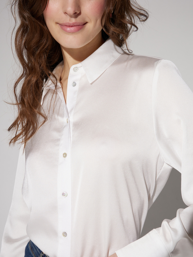Chemise en satin manche longue