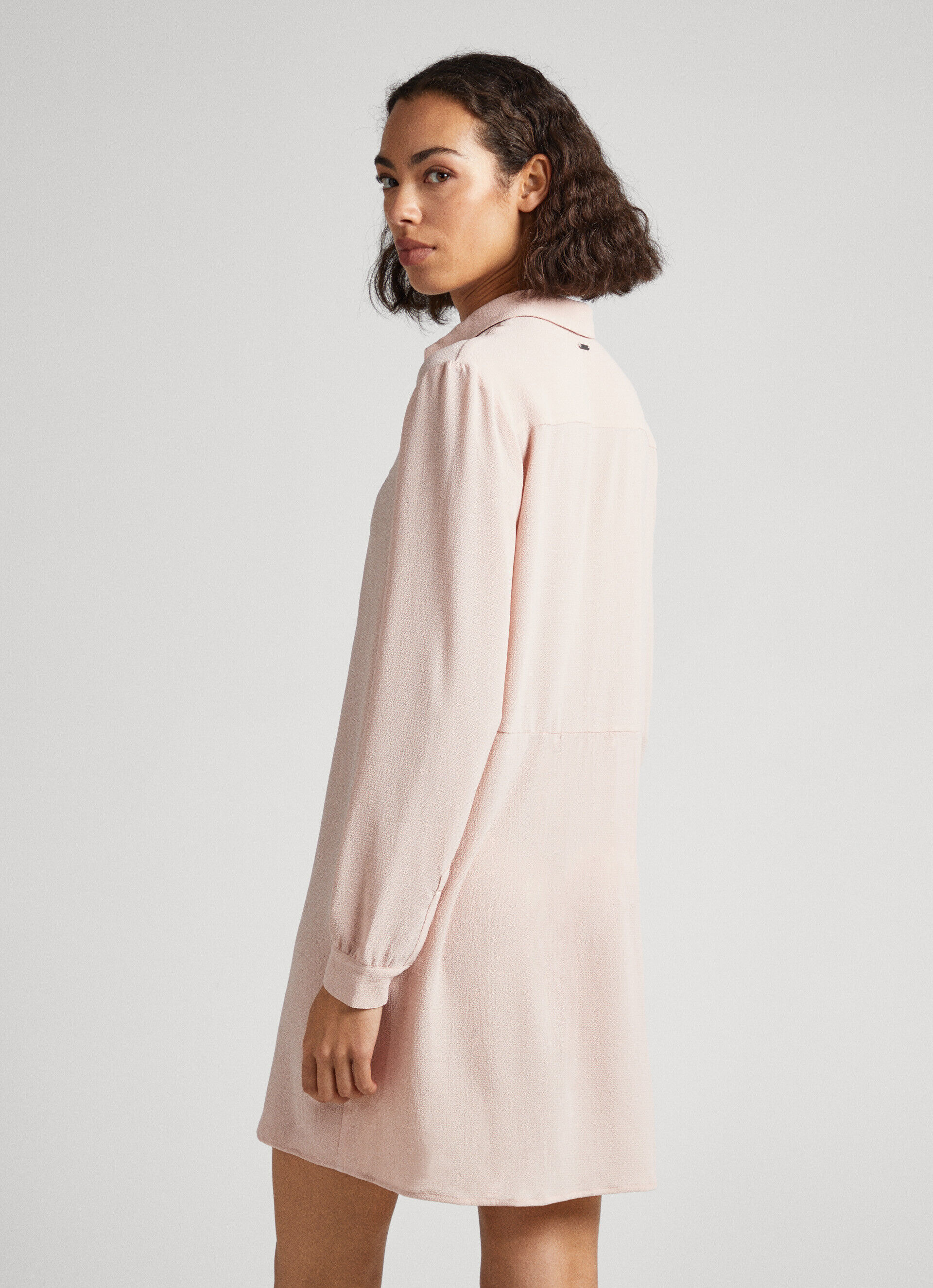 VESTIDO CAMISA DE CREPE - rosa acinzentado