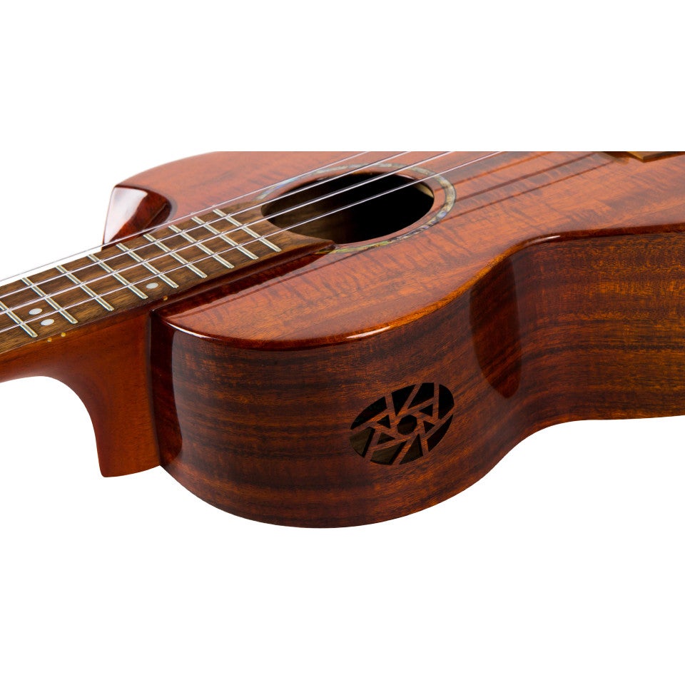 Flight Royal Series Mustang EQ-A Tenor elektrisch-akoestische tenor ukelele met gigbag