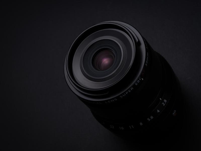 Fujifilm Festbrennweite FUJINON XF 30mm F/2.8 R LM WR Macro Kompakte Festbrennweite für Nahaufnahmen mit Abbildungsmassstab 1:1