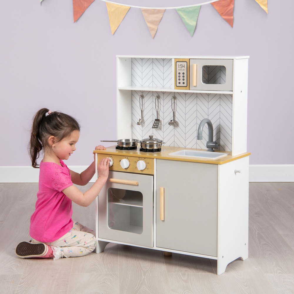 Spielküche aus Holz