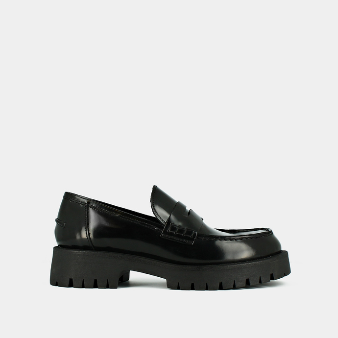 Mocassins à semelles crantées  en cuir glacé noir