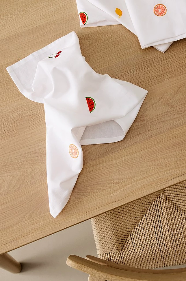 CILIA brodert serviett 4-pakning