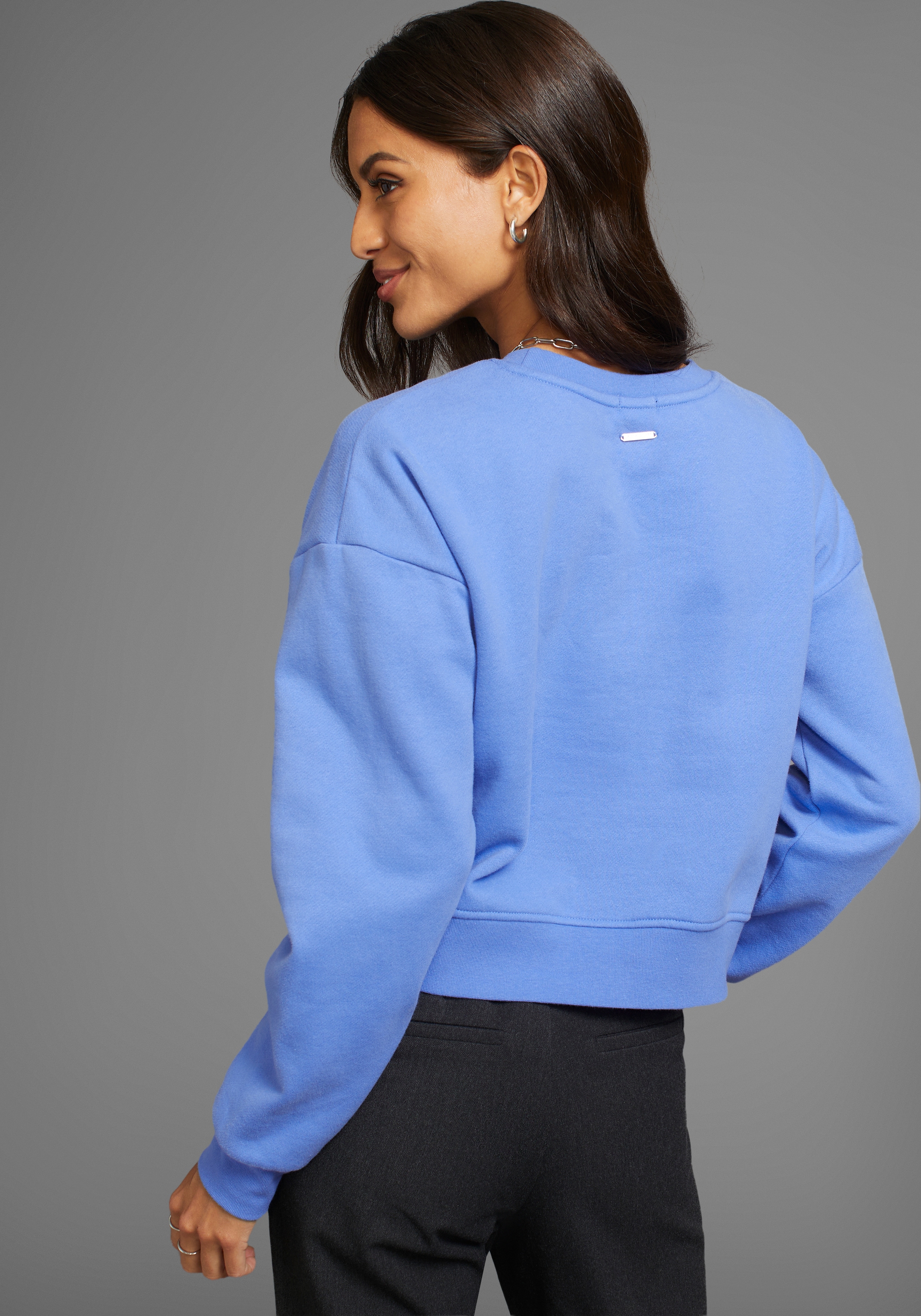 Laura Scott Sweatshirt , Cropped Form