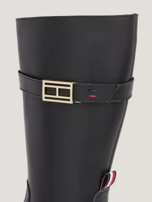 Botas de couro até o joelho com fivela