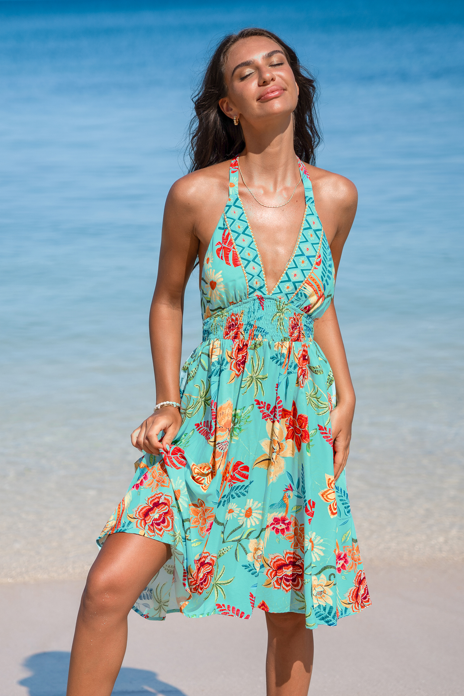 Robe midi à col rond plongeant et fleurs tropicale
