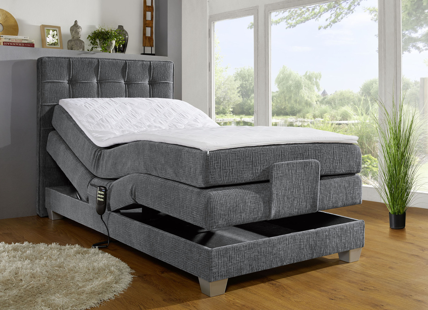 Elektrisch verstellbares Boxspringbett mit Topper