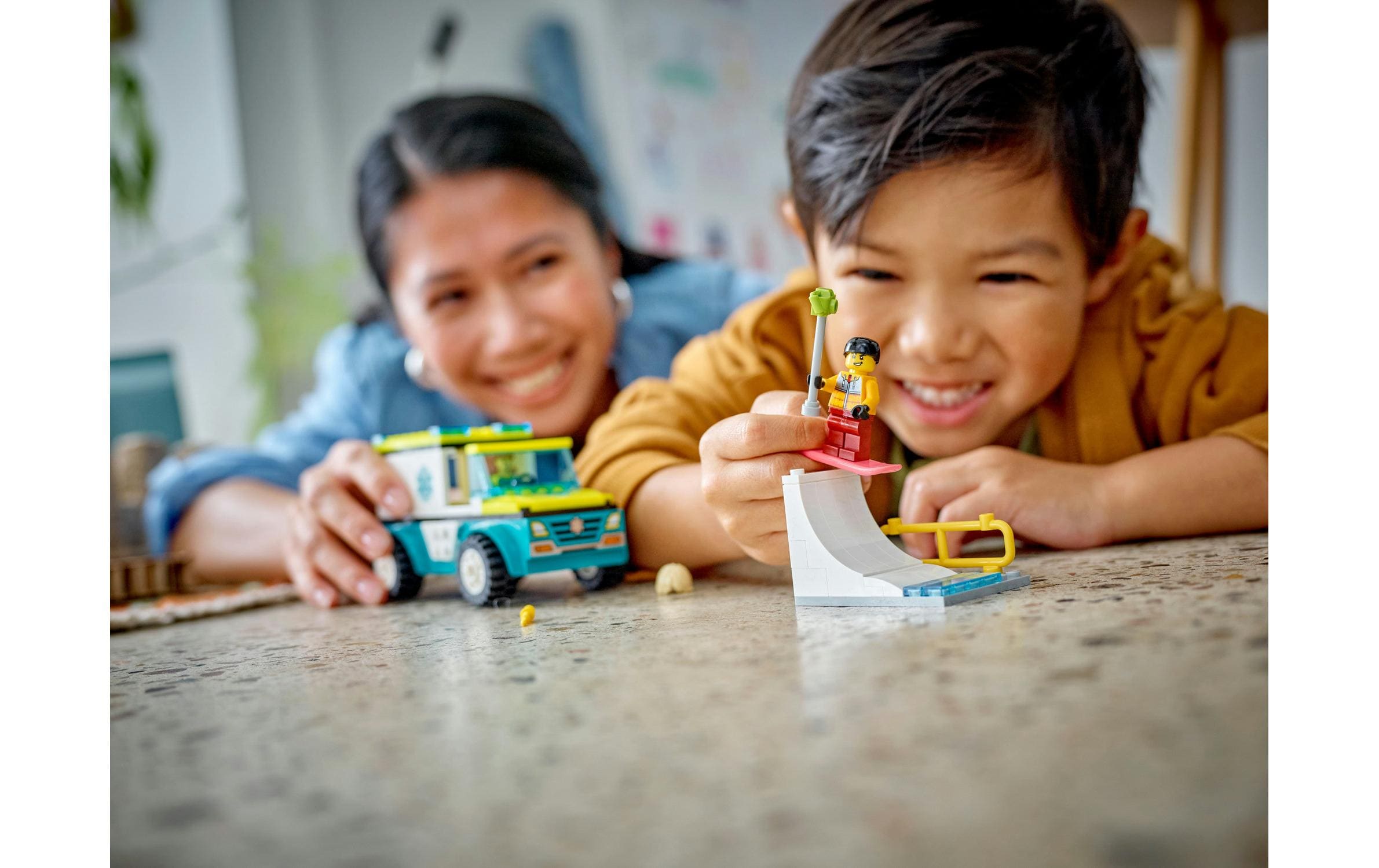 City Rettungswagen und Snowboarder 60403Krankenwagen-Spielset
