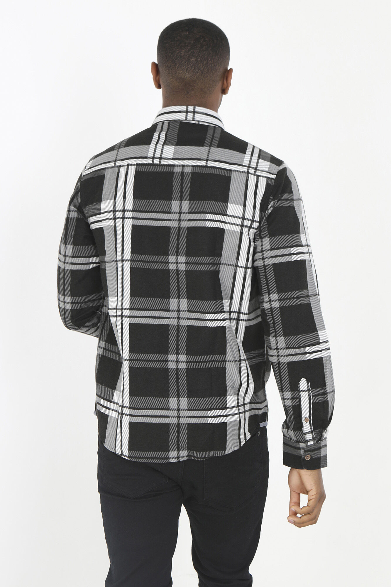 Camisa xadrez com bordado