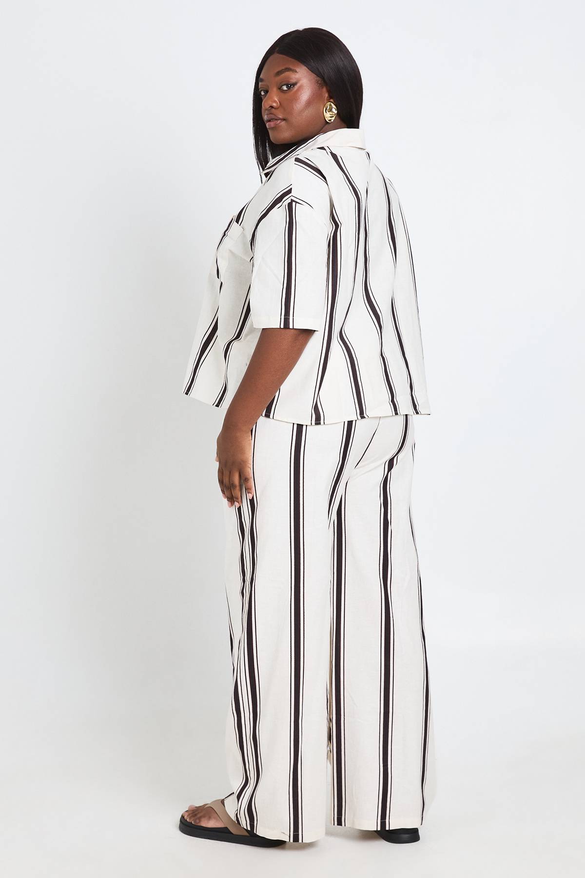 boohoo Pantalon Large Grande Taille À Rayures En Lin