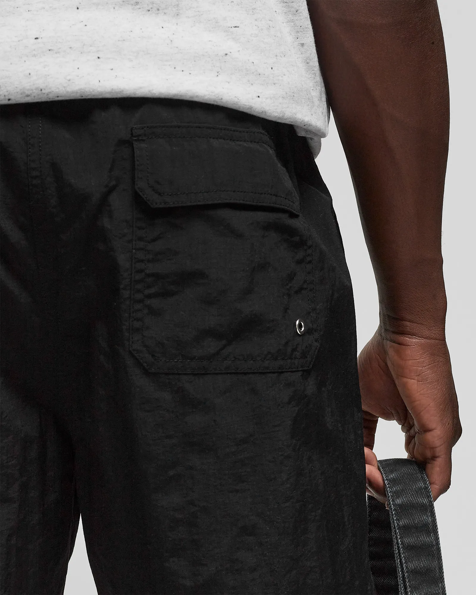 CLOSED SWIM SHORTS