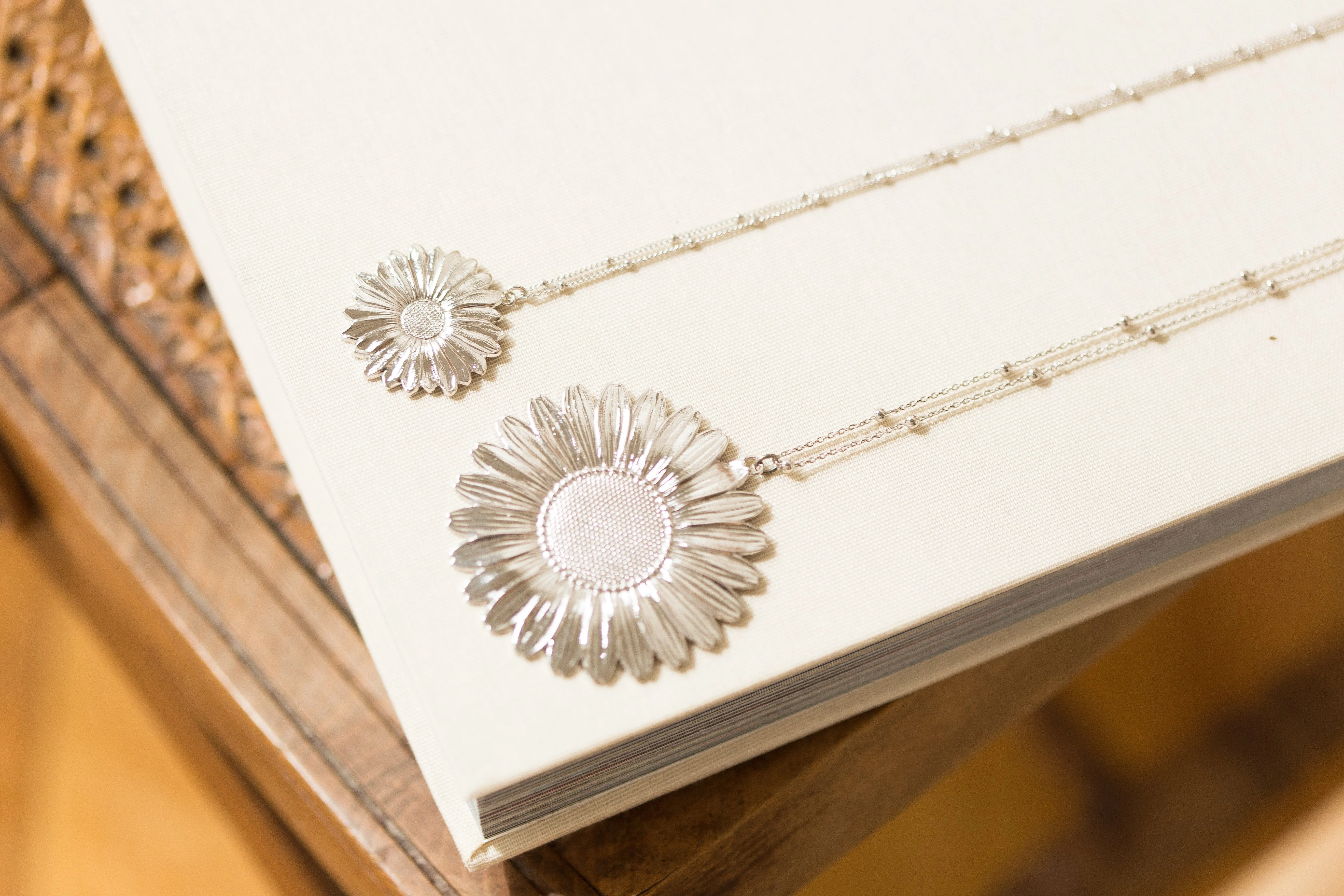MAÏA - Collier fleur doré à l'or fin | Argent