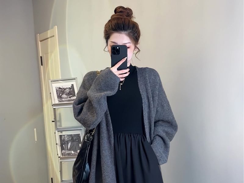 Levsayte - Zwangerschapsjurk met lange mouwen en een mockneck, effen geplooid paneel, midi-A-lijn jurk / effen midi-cardigan met open voorkant
