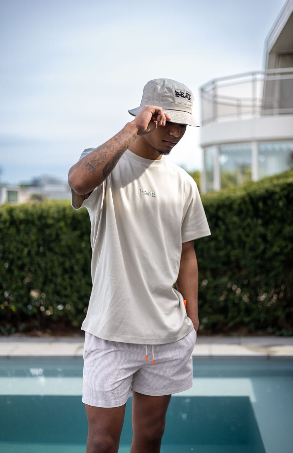 be:at:  Aden Buckethat