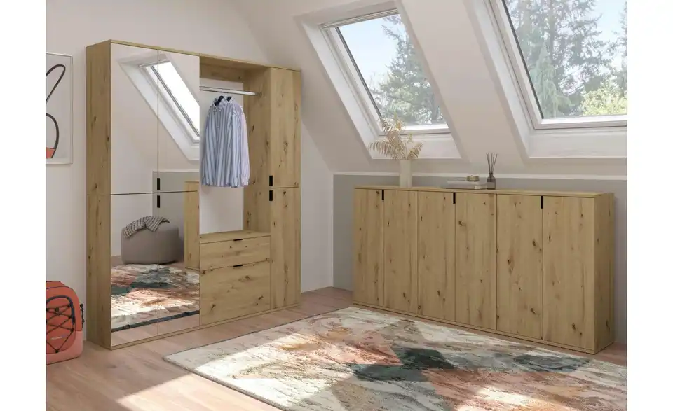 Garderobenschrank