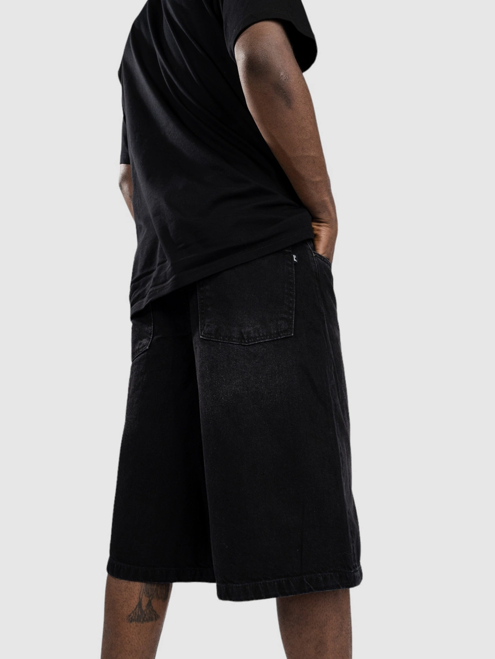 REELL Belmont Shorts black wash