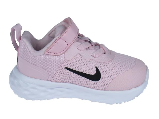 Nike Revolution 6