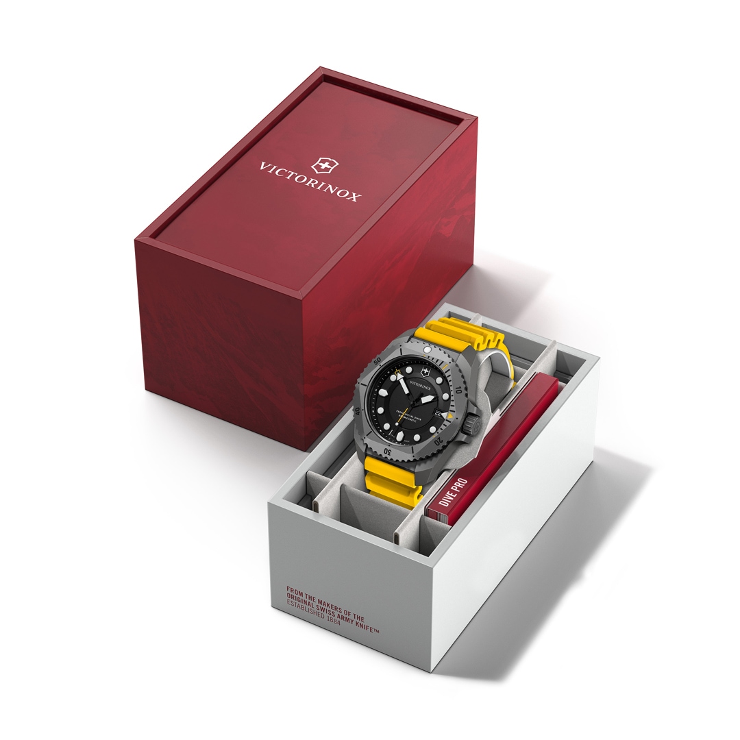 Victorinox Dive Pro Quartz Titanium